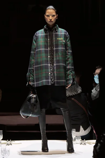 Look 14